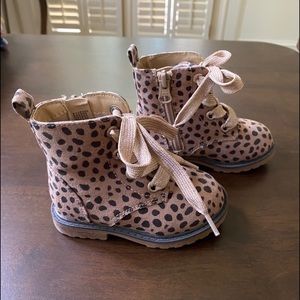 EUC Cat & Jack Baby/Toddler Girl Animal Print Boots